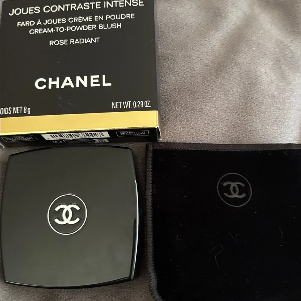 CHANEL Cream to powder blush. Color Rose Radiant. New
